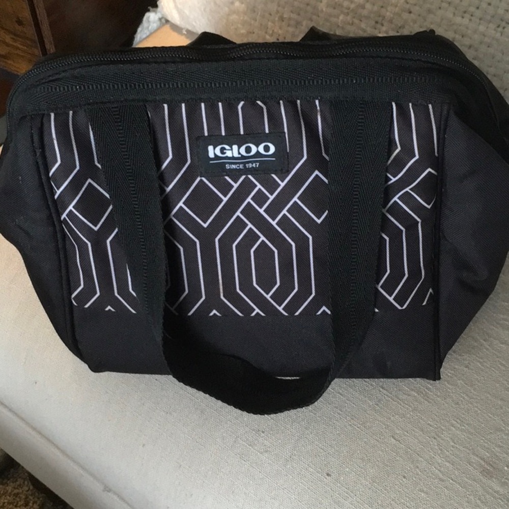 Igloo Black Cooler Bag with White Geometric Print